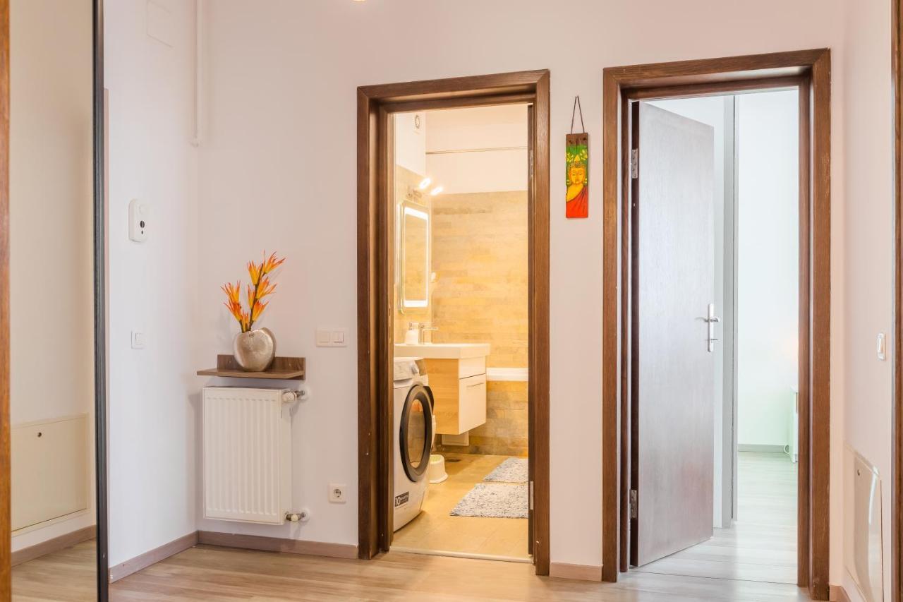 Lovely Apartment With City View Bucarest Exterior foto
